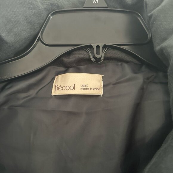 Meredith Slate Gray Hooded Puffer Vest – Small – NWOT - Picture 2 of 4